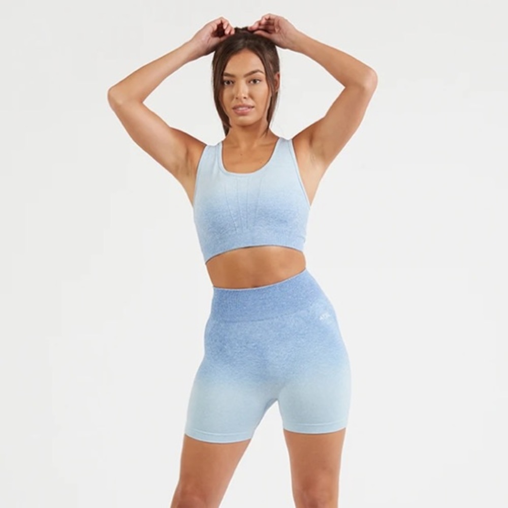 🚨SOLD🚨 AYBL blue ombre workout set